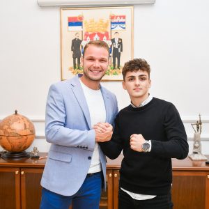 Градоначелник честитао младим каратистима на освојеним медаљама у Турској Градоначелник честитао младим каратистима на освојеним медаљама у Турској