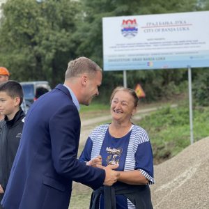 Улагање у све дијелове Бање Луке: Настављена градња водовода за домаћинства у Пезића пољу