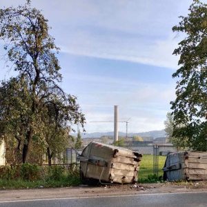 Преврнути сви контејнери од Ребровца до Врбање, упућен апел да се чува заједничка имовина Преврнути сви контејнери од Ребровца до Врбање, упућен апел да се чува заједничка имовина
