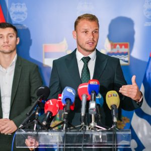 Градоначелник: Недопустиво да још немамо Нацрт ребаланса, идемо у правцу најбољих рјешења за центар града Градоначелник: Недопустиво да још немамо Нацрт ребаланса, идемо у правцу најбољих рјешења за центар града