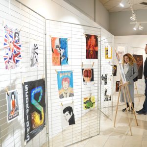 У Дому омладине: Занимљива изложбена поставка „Рокенрол кроз историју“ У Дому омладине: Занимљива изложбена поставка „Рокенрол кроз историју“