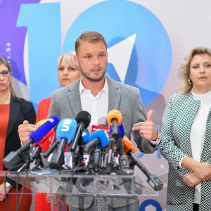 Бања Лука је стабилна по свим параметрима, без нових задужења и рекордно смањеним дугом Бања Лука је стабилна по свим параметрима, без нових задужења и рекордно смањеним дугом