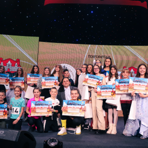 Град подржао Фестивал „Мали композитор“: Прву награду освојила композиција „Маратон“ Град подржао Фестивал „Мали композитор“: Прву награду освојила композиција „Маратон“