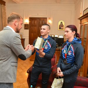 Честитке и пријем за успјешне младе спортисте Исидору Драгишић и Стефана Бунића Честитке и пријем за успјешне младе спортисте Исидору Драгишић и Стефана Бунића