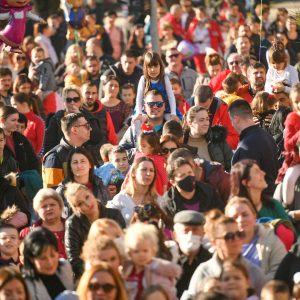 Традиционално весеље и забава: Најмлађи суграђани сутра први дочекују Нову годину Традиционално весеље и забава: Најмлађи суграђани сутра први дочекују Нову годину