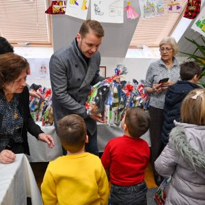 Градоначелник посјетио Коло српских сестара: Чувајмо нашу традицију, вјеру и обичаје