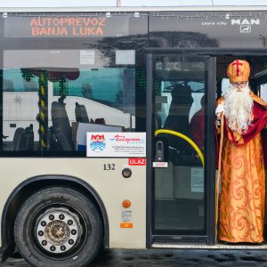 Поводом Никољдана: Сутра празнична вожња са Светим Николом и Дједом Мразом Поводом Никољдана: Сутра празнична вожња са Светим Николом и Дједом Мразом