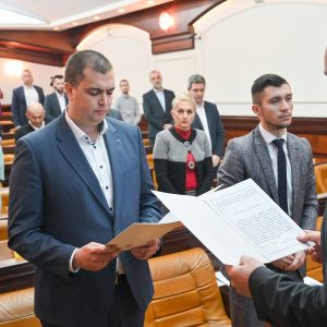 Одборник Никола Вукчевић положио свечану заклетву Одборник Никола Вукчевић положио свечану заклетву