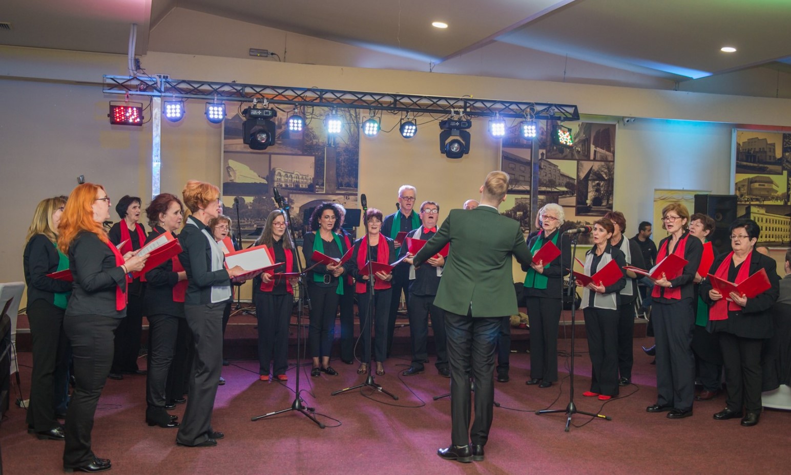  Фото илустрација 