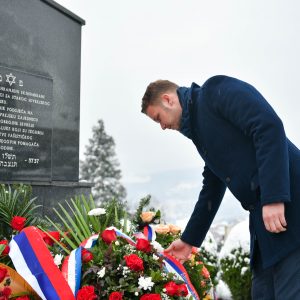 Сјећање на Холокауст, градоначелник поручио: Побједници снажно корачају ка будућности Сјећање на Холокауст, градоначелник поручио: Побједници снажно корачају ка будућности
