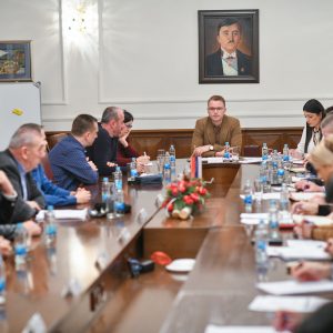 Обиљежавање Дана Републике Српске: Градоначелник поручио да ће на челу „Хода части“ бити породице погинулих бораца и сви они који су били на бранику државе Обиљежавање Дана Републике Српске: Градоначелник поручио да ће на челу „Хода части“ бити породице погинулих бораца и сви они који су били на бранику државе