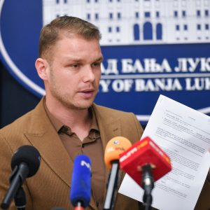 Градоначелник о исплати подршке пензионерима: Супротно вољи пензионера, скупштинска већина тражи да се средства реализују кроз умањење рачуна за струју Градоначелник о исплати подршке пензионерима: Супротно вољи пензионера, скупштинска већина тражи да се средства реализују кроз умањење рачуна за струју