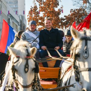 Од недјеље до недјеље: Бања Лука обиљежила Бадњи дан и Божић, све је спремно за 9. јануар, рекордан број туриста за новогодишње празнике Од недјеље до недјеље: Бања Лука обиљежила Бадњи дан и Божић, све је спремно за 9. јануар, рекордан број туриста за новогодишње празнике