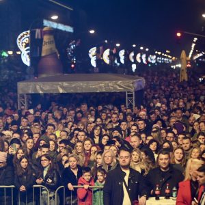 Славље се наставља: Више од 18 хиљада људи синоћ на дочеку, вечерас све забавља група Галија Славље се наставља: Више од 18 хиљада људи синоћ на дочеку, вечерас све забавља група Галија
