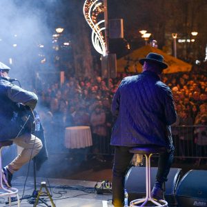 Спектакл и за репризу: Многобројна публика уживала у хитовима групе „Галија“ Спектакл и за репризу: Многобројна публика уживала у хитовима групе „Галија“