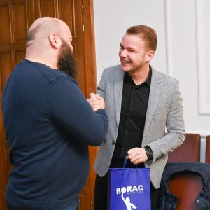 Састанак у Градској управи, градоначелник: Договорена правна подршка РК Борац у борби за пословни простор Састанак у Градској управи, градоначелник: Договорена правна подршка РК Борац у борби за пословни простор