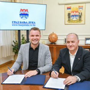 Од недјеље до недјеље: Новац директно пензионерима, почела изградња пјешачке платформе у центру, уручене Светосавске награде… Од недјеље до недјеље: Новац директно пензионерима, почела изградња пјешачке платформе у центру, уручене Светосавске награде…