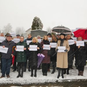 Сјећање на Холокауст: Положени вијенци на спомен – обиљежје Сјећање на Холокауст: Положени вијенци на спомен – обиљежје