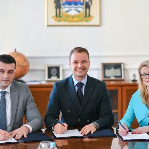 Од недјеље до недјеље: Потписан колективни уговор са представницима Центра за предшколско васпитање и образовање, Бања Лука велико градилиште, презентован 3Д приказ дворане