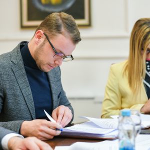 Gradonačelnik ponovo predložio odluku o neradnoj nedjelji Gradonačelnik ponovo predložio odluku o neradnoj nedjelji