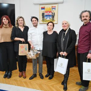 Пријем за госте из Београда, поручено: Као градови треба да пратимо и додатно оснажимо сарадњу два позоришта