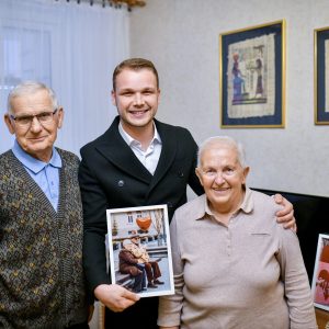 Обиљежили љубав у нашем граду: Градоначелник изненадио брачни пар Јањуш и поручио да волимо Бању Луку и једни друге Обиљежили љубав у нашем граду: Градоначелник изненадио брачни пар Јањуш и поручио да волимо Бању Луку и једни друге