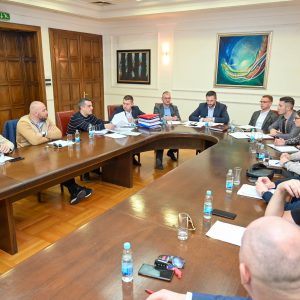 О комуналним услугама на ванредној сједници: Град и даље у борби против поскупљења, грађани ће бити ослобођени терета у износу више од 10 милиона КМ О комуналним услугама на ванредној сједници: Град и даље у борби против поскупљења, грађани ће бити ослобођени терета у износу више од 10 милиона КМ