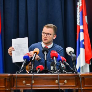 Случај „Аутопревоз“, градоначелник поручио: Борићемо се за сваки педаљ градске земље