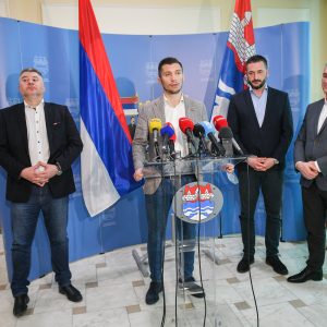 Након састанка у Скупштини Града, градски менаџер поручио: Питање Еко топлана потребно рјешавати заједно са питањима других градских предузећа Након састанка у Скупштини Града, градски менаџер поручио: Питање Еко топлана потребно рјешавати заједно са питањима других градских предузећа