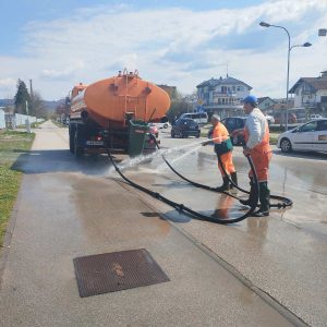 Велика акција чишћења и уређења града: У току прање саобраћајница у насељу Борик