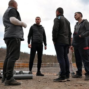 Акција подршке породици Милановић из Чесме, градоначелник поручио да на свој град увијек могу да рачунају Акција подршке породици Милановић из Чесме, градоначелник поручио да на свој град увијек могу да рачунају