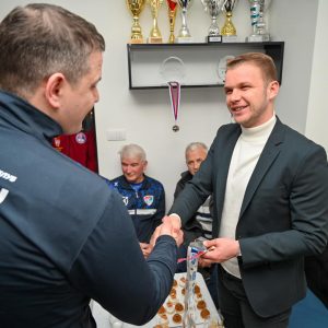 Градоначелник посјетио Инвалидски одбојкаши клуб „Борац“ и поручио: Уз редовну, обезбиједићемо додатну подршку за одлазак на првенство у Њемачку Градоначелник посјетио Инвалидски одбојкаши клуб „Борац“ и поручио: Уз редовну, обезбиједићемо додатну подршку за одлазак на првенство у Њемачку