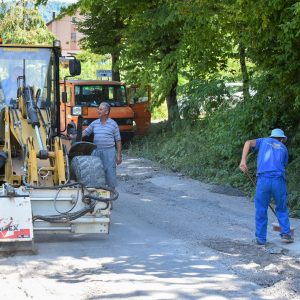 Почиње санација ударних рупа и на сеоском подручју Почиње санација ударних рупа и на сеоском подручју