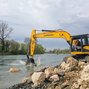 Обимни радови: Настављено уређење обала и корита Врбаса Обимни радови: Настављено уређење обала и корита Врбаса