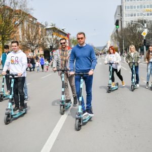 Градоначелник подијелио лијепе вијести: Бања Лука добила 200 нових електричних тротинета