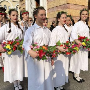 Литијом и богатим културно-умјетничким програмом: Обиљежен празник Лазарева субота – Врбица