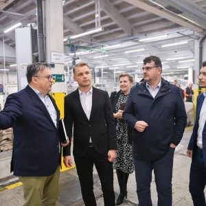 Градоначелник посјетио компанију „Целекс“: Бању Луку очекују нове инвестиције у вриједности од 130 милиона евра Градоначелник посјетио компанију „Целекс“: Бању Луку очекују нове инвестиције у вриједности од 130 милиона евра