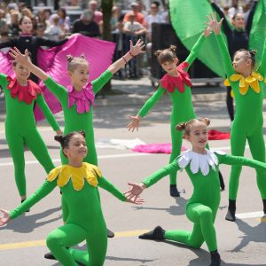 Дјечији карневал: Најмлађи суграђани у шареним и креативним костимима одушевили присутне Дјечији карневал: Најмлађи суграђани у шареним и креативним костимима одушевили присутне