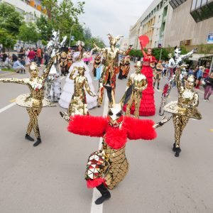 Спектакуларни наступи, сјајна и весела атмосфера обиљежили Бањалучки карневал Спектакуларни наступи, сјајна и весела атмосфера обиљежили Бањалучки карневал