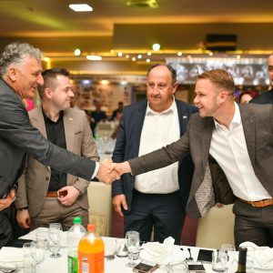 Традиционална манифестација: Херцеговци прославили крсну славу Удружења, присуствовао градоначелник Традиционална манифестација: Херцеговци прославили крсну славу Удружења, присуствовао градоначелник