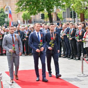 Бања Лука обиљежава 9. мај: Одржан марш „Бесмртног пука“ и положени вијенци на Споменик палим борцима НОР-а, присуствовао градоначелник Бања Лука обиљежава 9. мај: Одржан марш „Бесмртног пука“ и положени вијенци на Споменик палим борцима НОР-а, присуствовао градоначелник