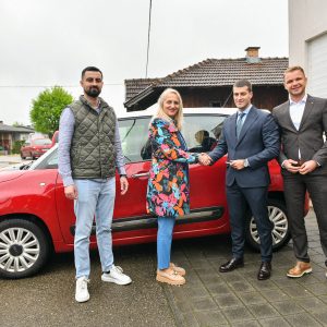 Вриједна донација компаније м:тел: Дониран аутомобил за амбуланту породичне медицине у Пискавици, присуствовао градоначелник Вриједна донација компаније м:тел: Дониран аутомобил за амбуланту породичне медицине у Пискавици, присуствовао градоначелник