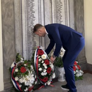 Служен парастос за погинуле борце са подручја мјесних заједница Кочићев вијенац, Булевар и Побрђе Служен парастос за погинуле борце са подручја мјесних заједница Кочићев вијенац, Булевар и Побрђе