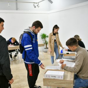 Велико интересовање: Матуранти од јутрос подносе захтјеве за подршку Града за бесплатне матурске прославе Велико интересовање: Матуранти од јутрос подносе захтјеве за подршку Града за бесплатне матурске прославе