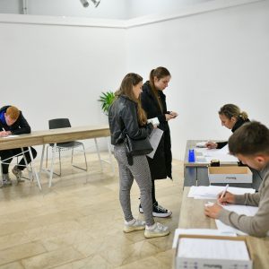 За само један дан: Више од 500 матураната предало захтјеве за бесплатне матурске прославе За само један дан: Више од 500 матураната предало захтјеве за бесплатне матурске прославе