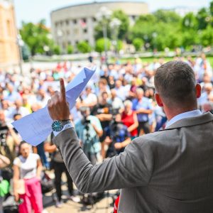 Градоначелник поручио: Окупићемо се и вечерас, Бања Лука је и даље блокирана Градоначелник поручио: Окупићемо се и вечерас, Бања Лука је и даље блокирана
