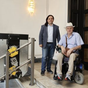 Олакшица за лица са инвалидитетом: Бански двор добио нови лифт