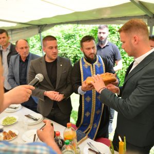 Градоначелник присуствовао традиционалним маслима у Обровцу: Масла и житне молитве дио су традиције нашег народа Градоначелник присуствовао традиционалним маслима у Обровцу: Масла и житне молитве дио су традиције нашег народа