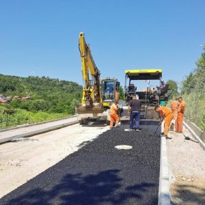 Напредују радови: У току асфалтирање дијела Улице краља Александра I Kарађорђевића