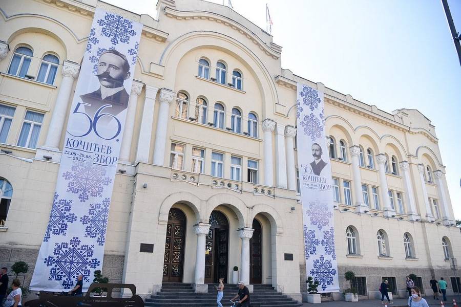  Фото архива